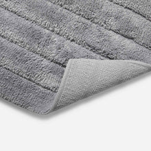 Load image into Gallery viewer, Tufted Bath Rug