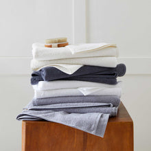 Load image into Gallery viewer, Ultralight Bath Towels
